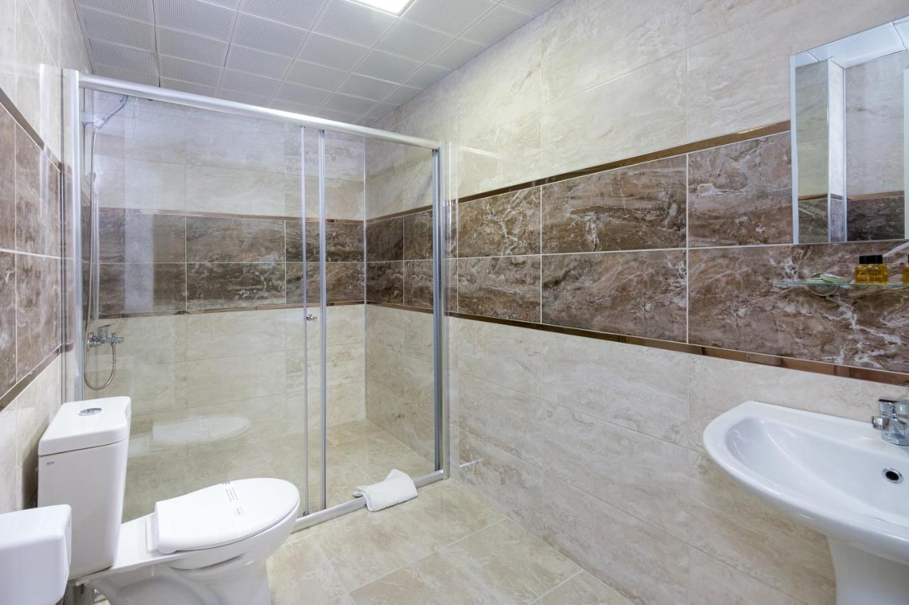 Two-Bedroom Large Family Room,981315985:JPEG